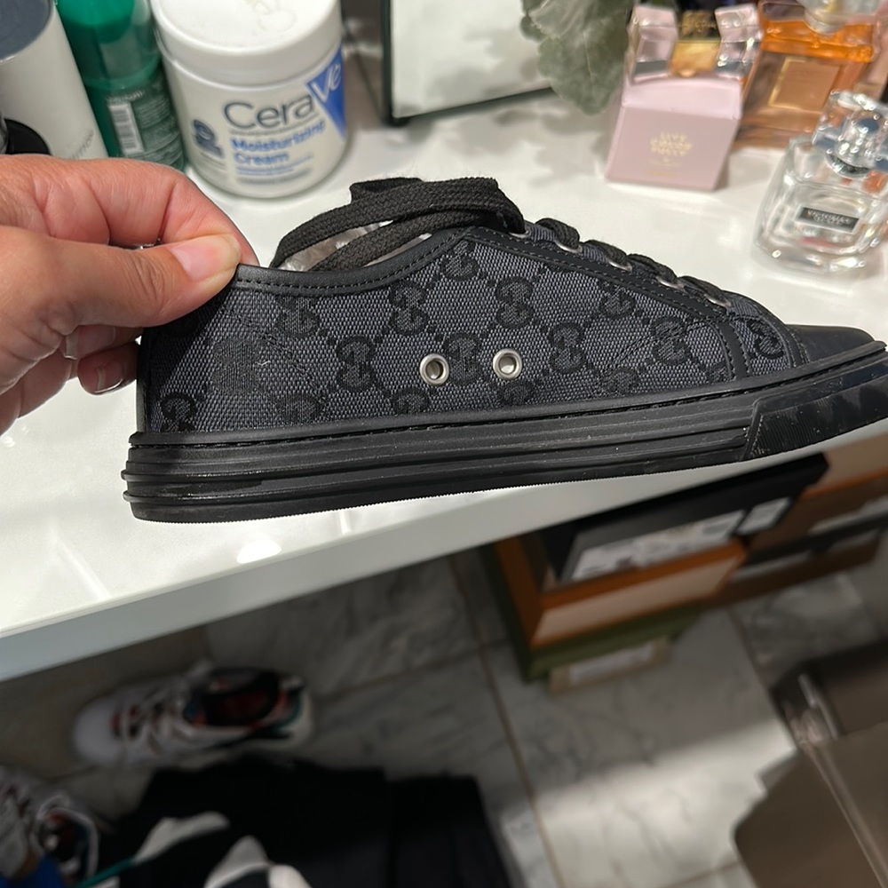 Only wore once Gucci